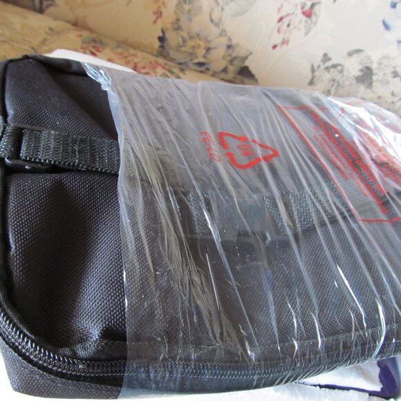 Craig Purple 9" Swivel Screen Portable DVD/CD Player w/Accessories CTFT712 NIB - Picture 10 of 15